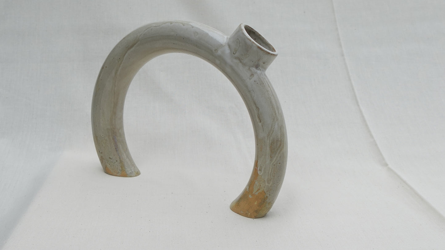 Modern Donut Vase – Handmade Ceramic Arch Vase for Fresh or Dried Flowers & Propagation