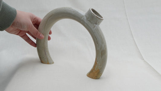 Modern Donut Vase – Handmade Ceramic Arch Vase for Fresh or Dried Flowers & Propagation