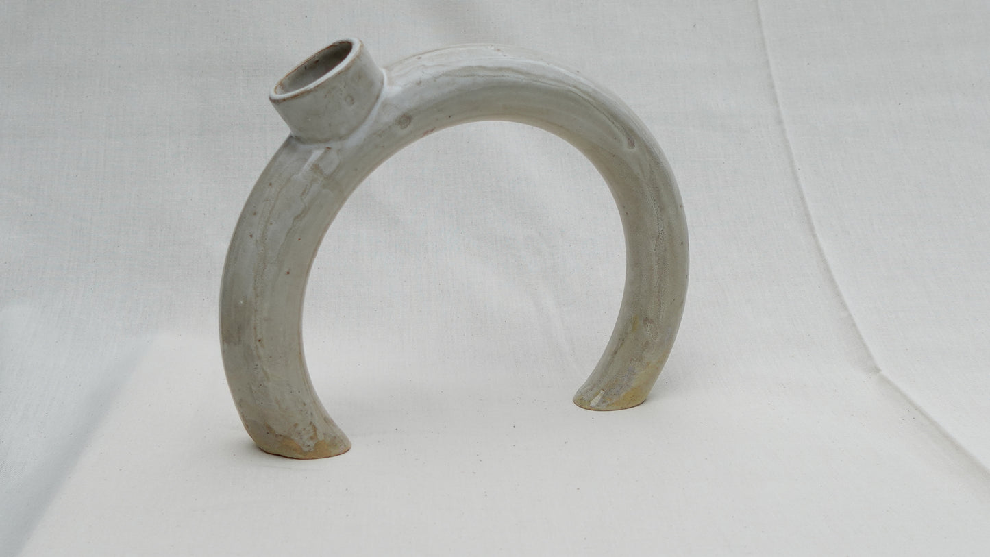 Modern Donut Vase – Handmade Ceramic Arch Vase for Fresh or Dried Flowers & Propagation