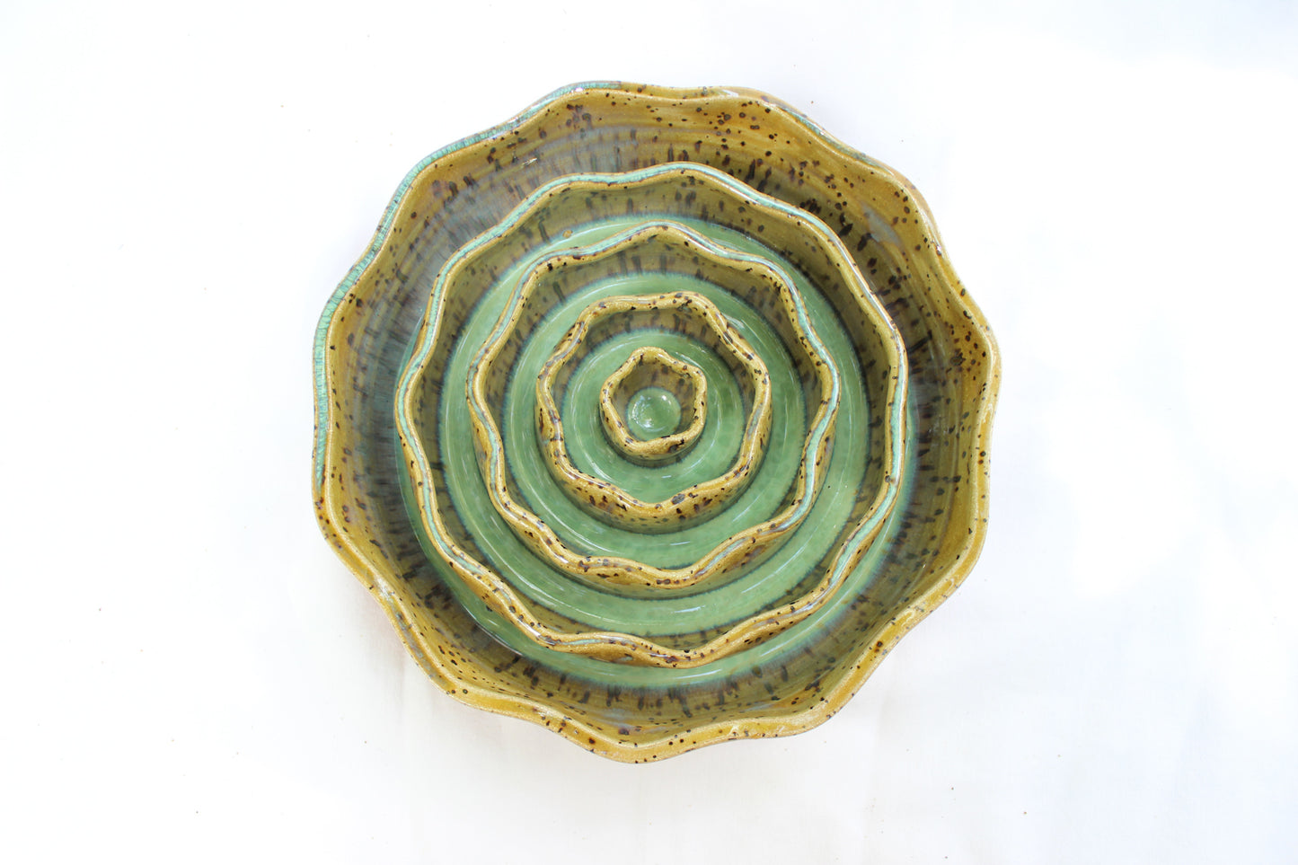 MEDIUM Wavy Slow Feeder Bowl - Soft Green (25)