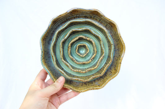 MEDIUM Wavy Slow Feeder Bowl - Soft Green (25)